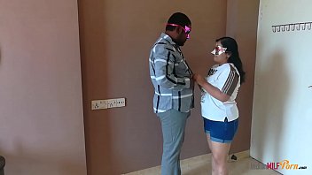 Seductive Indian Aunty Shanaya Gets Wild In Standing Passion