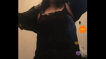 Mature Queen Flaunts On Bigo Live