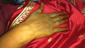 Hairy Mom Masturbates In Bed