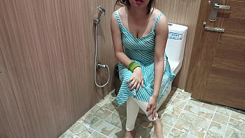 Bhabhi’s Steamy Shower Session With Hindi Audio