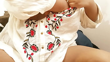 Voluptuous Indian Milf With Luscious Curves