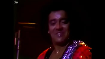 Earth Wind & Fire – Sizzling Live Performance 1982