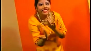 Seductive Desi Bhabhi Rupali Flaunts Her Naked Curves