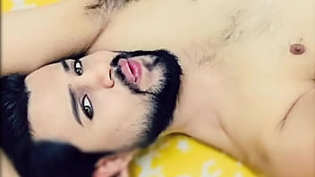 Horny Indian Stud Seeks Hot Cock To Suck