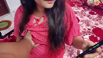 Seduce My Step Sis While She Snaps Naughty Pics