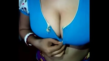 Luscious Pune Housewife Teases Local Couples