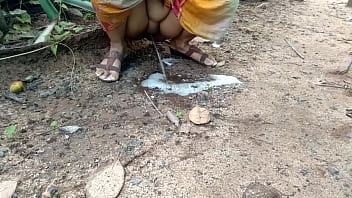 Indian Aunty’s Wild Outdoor Pee Show
