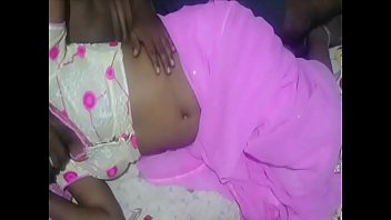 Sensual Desi Aunty Flaunts Deep Navel In Pink Saree