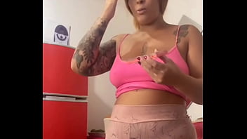 Live Cam Show: Hot And Steamy