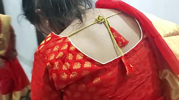 Sensual Saree-clad Bhabi Teases Her Neighbor