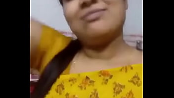 Seductive Deshi Aunt In Traditional Attire