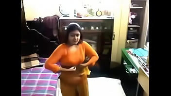 Desi Bhabhi’s Wild Bengali Fuck Video
