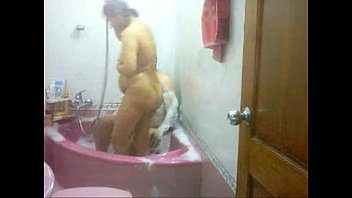 Desi Aunty’s Steamy Soak In The Tub