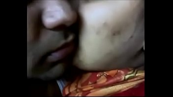 Desi Aunty With Curves That Won’t Quit