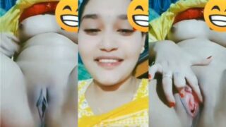 Desi Village Babe’s Steamy Video Call Sex Mms With A Random Stranger