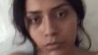 Sultry Indian Instagram Babe Gets Off Solo