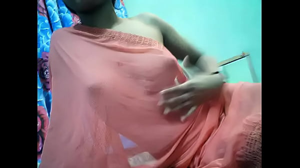 Sizzling Desi Cam Girl’s Naked Tits Live Show