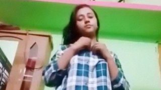 Exposed: Wild Naked Strip Tease Video Of A Bangladeshi Babe