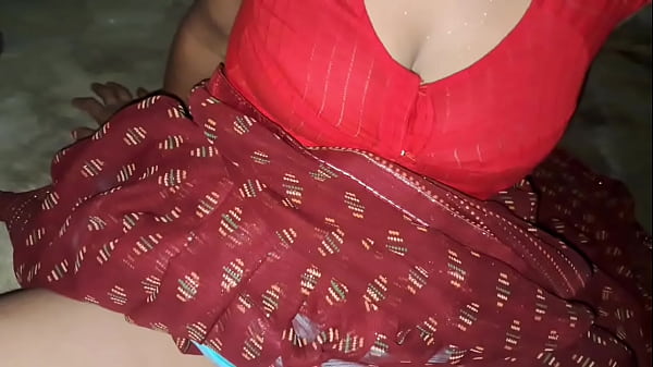 Outdoor Desi Babe Gets Wild And Dirty