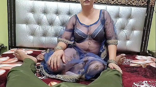Indian Bhabhi Sucks Devar’s Cock And Takes It Up Her Ass – Best Blowjob Hindi Audio