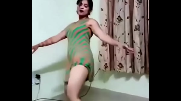 Busty Desi Babe’s Seductive Moves