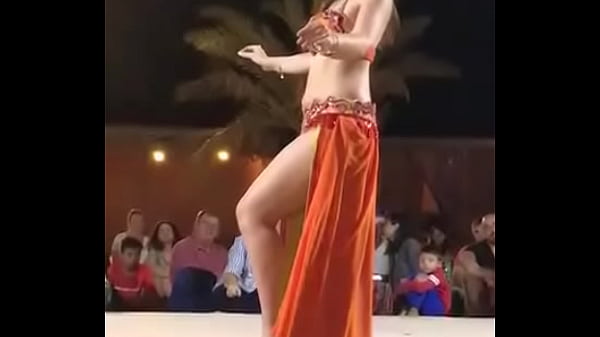 Bollywood Babe’s Seductive Moves