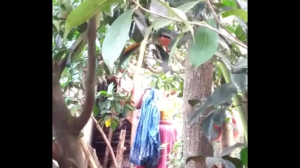 Naked Indian Bitches Washing Their Wet Bodies