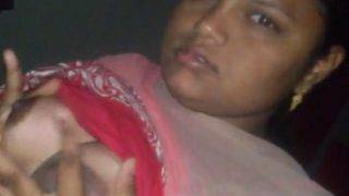 Indian Cheating Wife Gets Her Big Tits Sucked