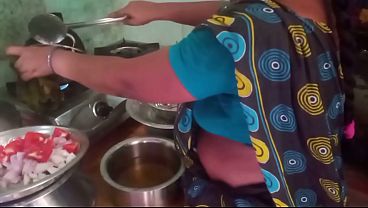 Indian Housewife Gets Fucked While Cooking For Her Boyfriend