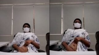 Young Babe Fingers Her Brown Cunt Right At Her Desk