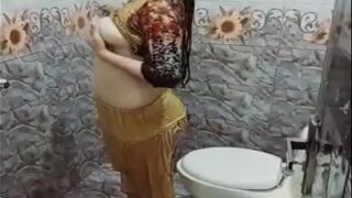 Pakistani Thick Girl Plays With Herself In The Shower