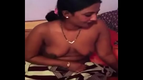 Desi Babe Strips Off Her Bra, Showing Off Her Hot Curves