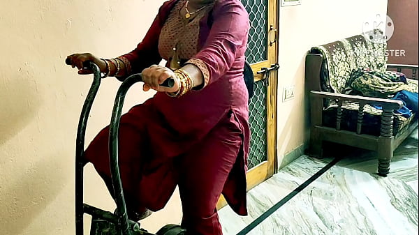 Indian Desi Bhabhi Fucking Gym Boy’s Tight Young Ass Raw